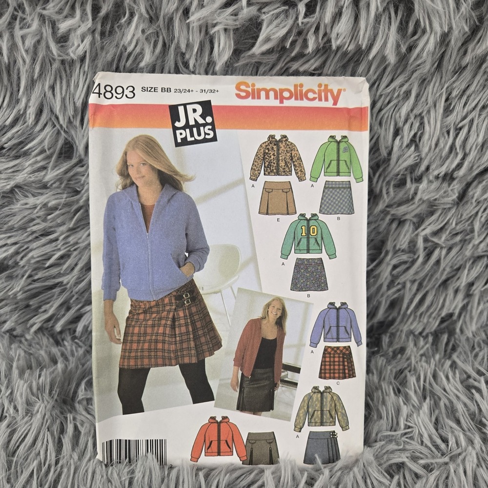 Simplicity Junior Plus Size BB 23-32 Multicolor Hoodie & Mini Skirt Pattern 4893